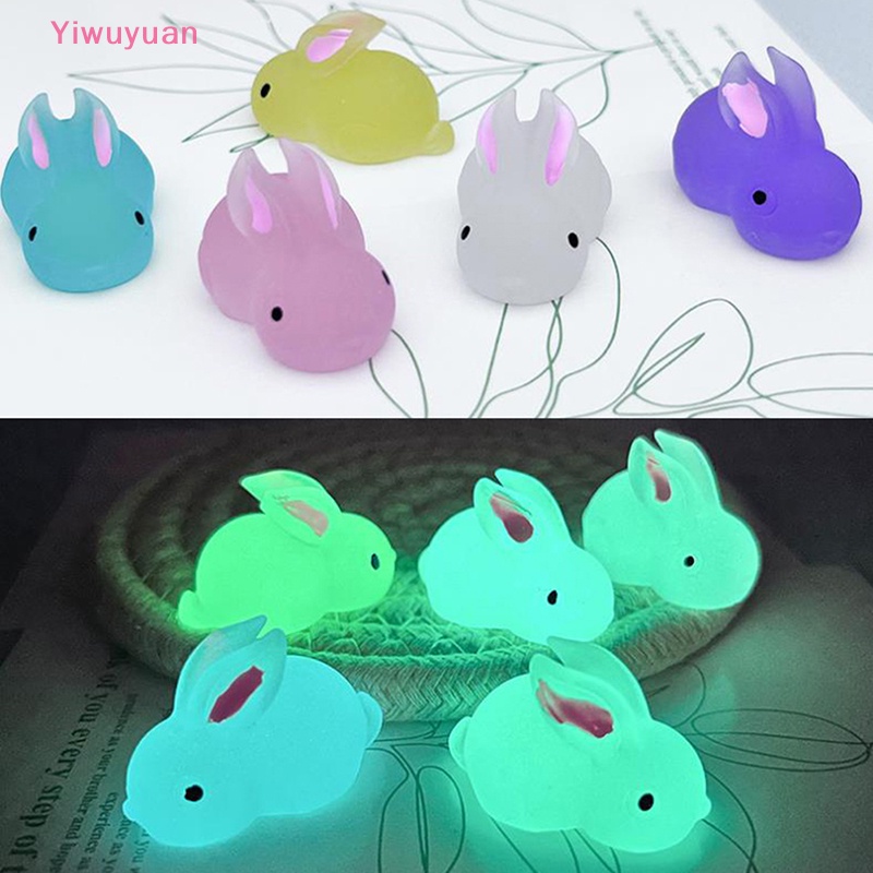 2 Mô Hình Thỏ Nhựa Phát Quang Trang Trí Bảng Điều Khiển Xe Hơi Mới