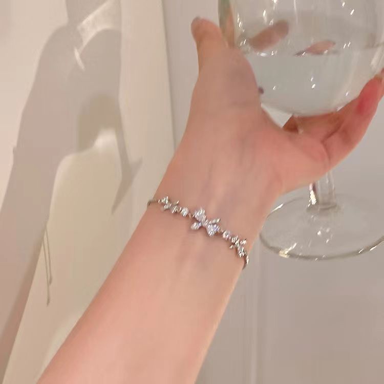 Vòng Tay Bạc Đính Đá Zircon Thời Trang Sang Trọng Cho Nữ