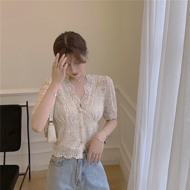 Áo Kiểu Tay Phồng Ngắn Cổ Chữ V Phối Ren Phong Cách Pháp Thời Trang Mùa Hè Xinh Xắn