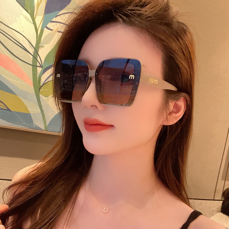 Kính Mát Thời Trang Nam Nữ Gọng Kim Loại Mới 2023 Màu Sắc