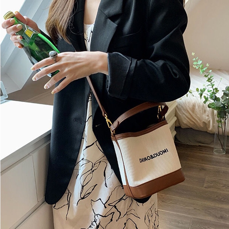 Túi Đeo Chéo Vải canvas In Chữ Phối Màu Độc Đáo Thời Trang Hàn Quốc Dễ Phối Đồ Cho Nữ