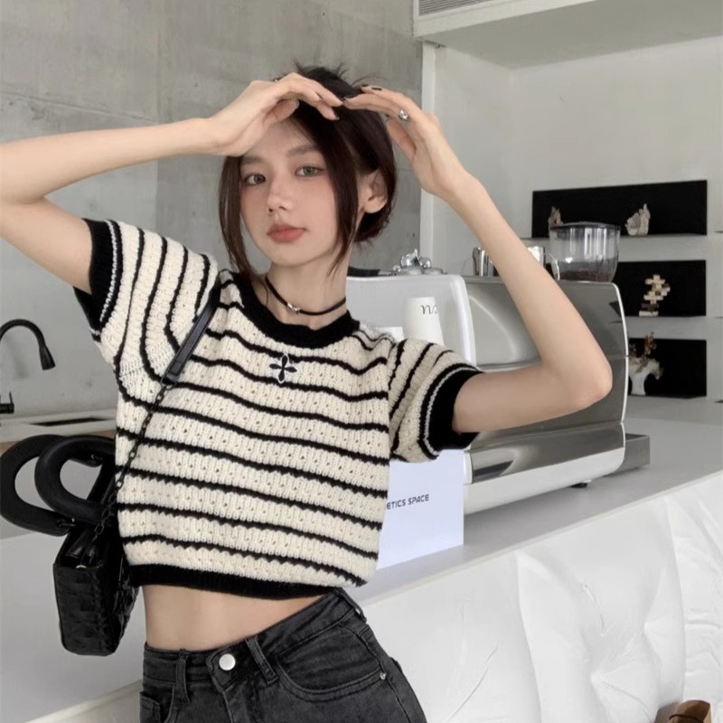 SUXI  Áo Thun Croptop Dệt Kim Tay Ngắn Dáng Ôm Họa Tiết Kẻ Sọc Thời Trang Mùa Hè Cho Nữ