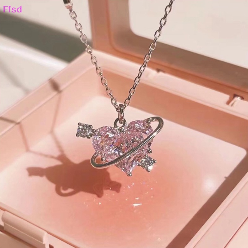 {Ffsd} Vòng cổ Mặt Hình Trái Tim Đính Đá Zircon Màu Hồng Thiết Kế Ngọt Ngào Tinh Tế Cho Nữ