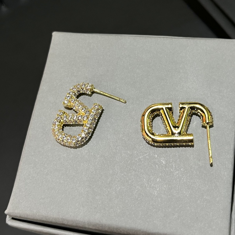 Bông Tai Chữ V Đính Đá Zircon Lấp Lánh Thời Trang 2023 Cho Nữ