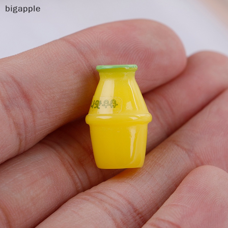 Bộ 4 Bình Sữa Đồ Chơi Mini Cho Nhà Búp Bê