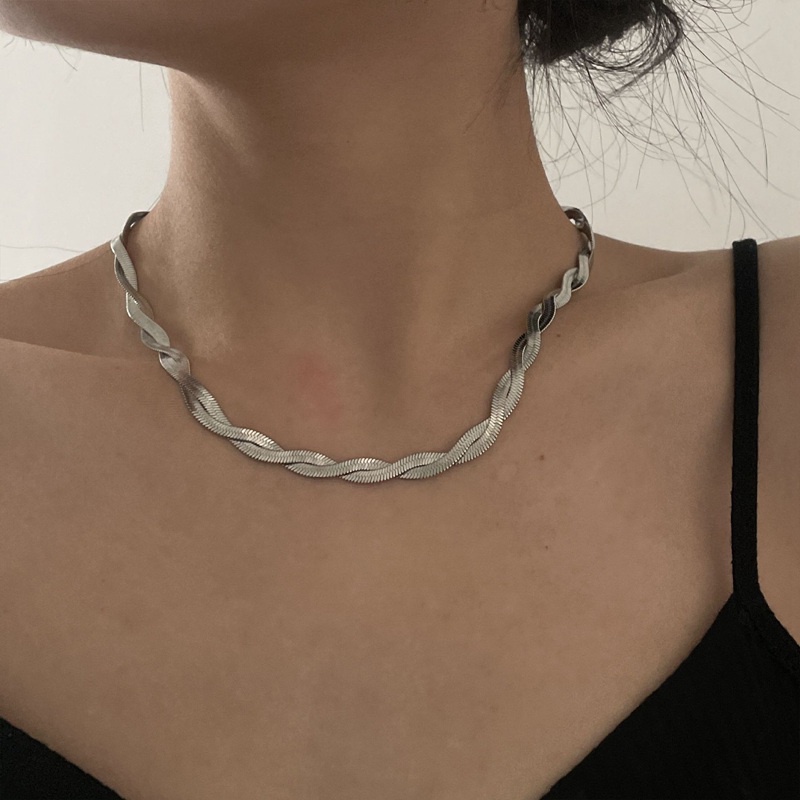 Ygt Vòng cổ Hai Lớp Bằng Thép Titan Trang Trí Hình Xương Rắn Phong Cách Cổ Tích Thời Trang