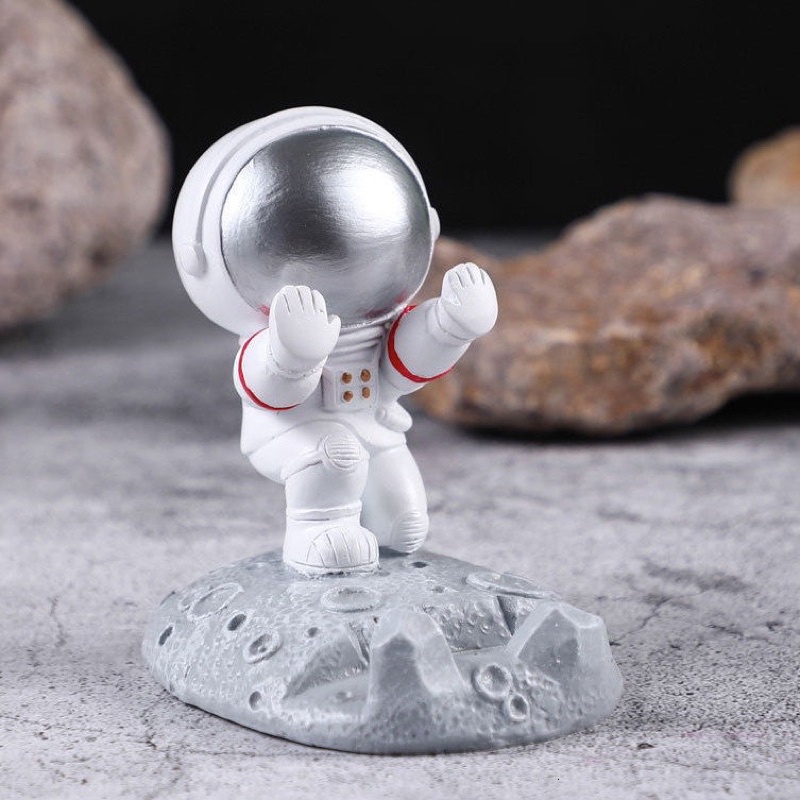 GIÁ ĐỠ ĐIỆN THOẠI PHI HÀNH GIA SIÊU ĐÁNG YÊU VÀ TIỆN LỢI.