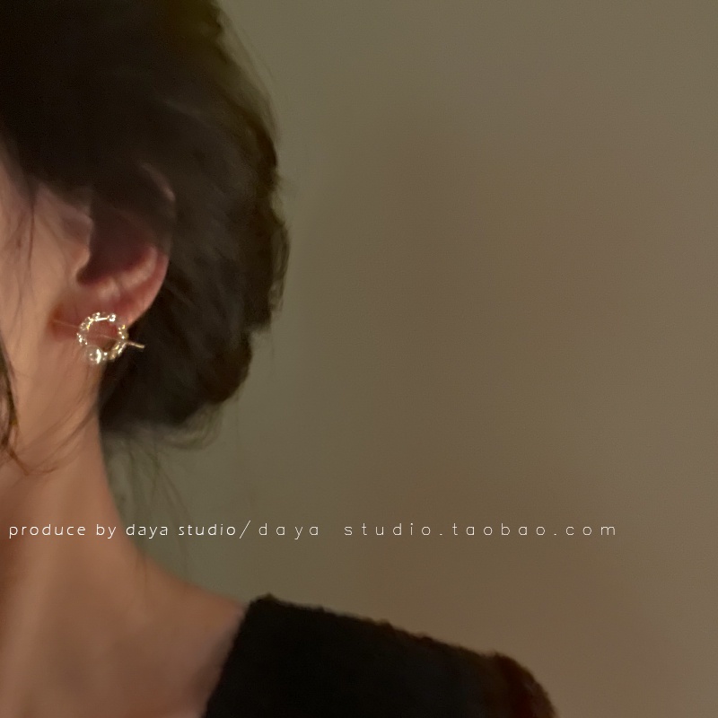 Khuyên Tai Tròn Đính Ngọc Trai Sang Trọng