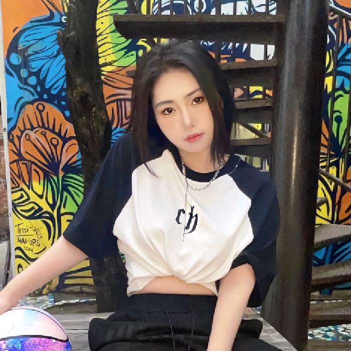 Áo Thun Cotton Tay Ngắn Dáng Rộng In Họa Tiết Độc Đáo Phong Cách Hàn Quốc Thời Trang Cho Nữ