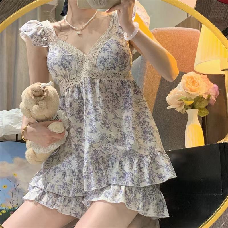 Bộ Đồ Ngủ Áo Hai Dây Cổ Chữ V Phối Ren Hoa + Quần Short Có Mút Đệm Ngực Thời Trang Mùa Hè Cho Nữ