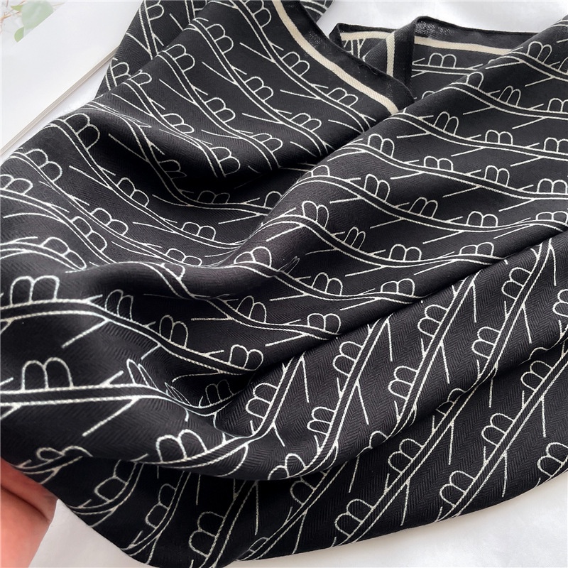 Khăn Choàng Cổ Vuông 65cm Vải Nhung Mỏng Mềm Mại In Chữ B Live Generation Mới Cho Nữ