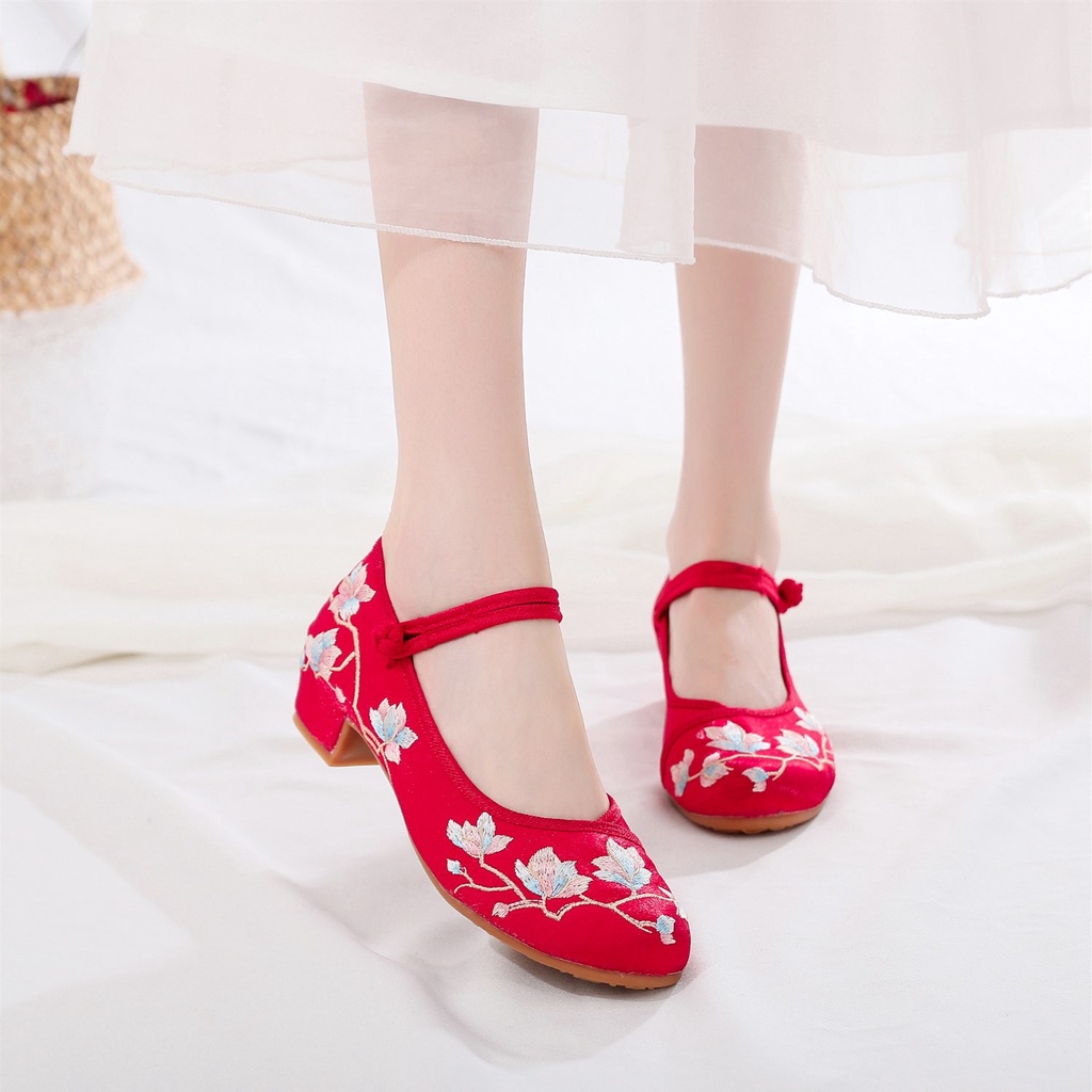 Giày Búp Bê Đế Bằng Thêu Hoa Phong Cách Retro Cho Cô Dâu