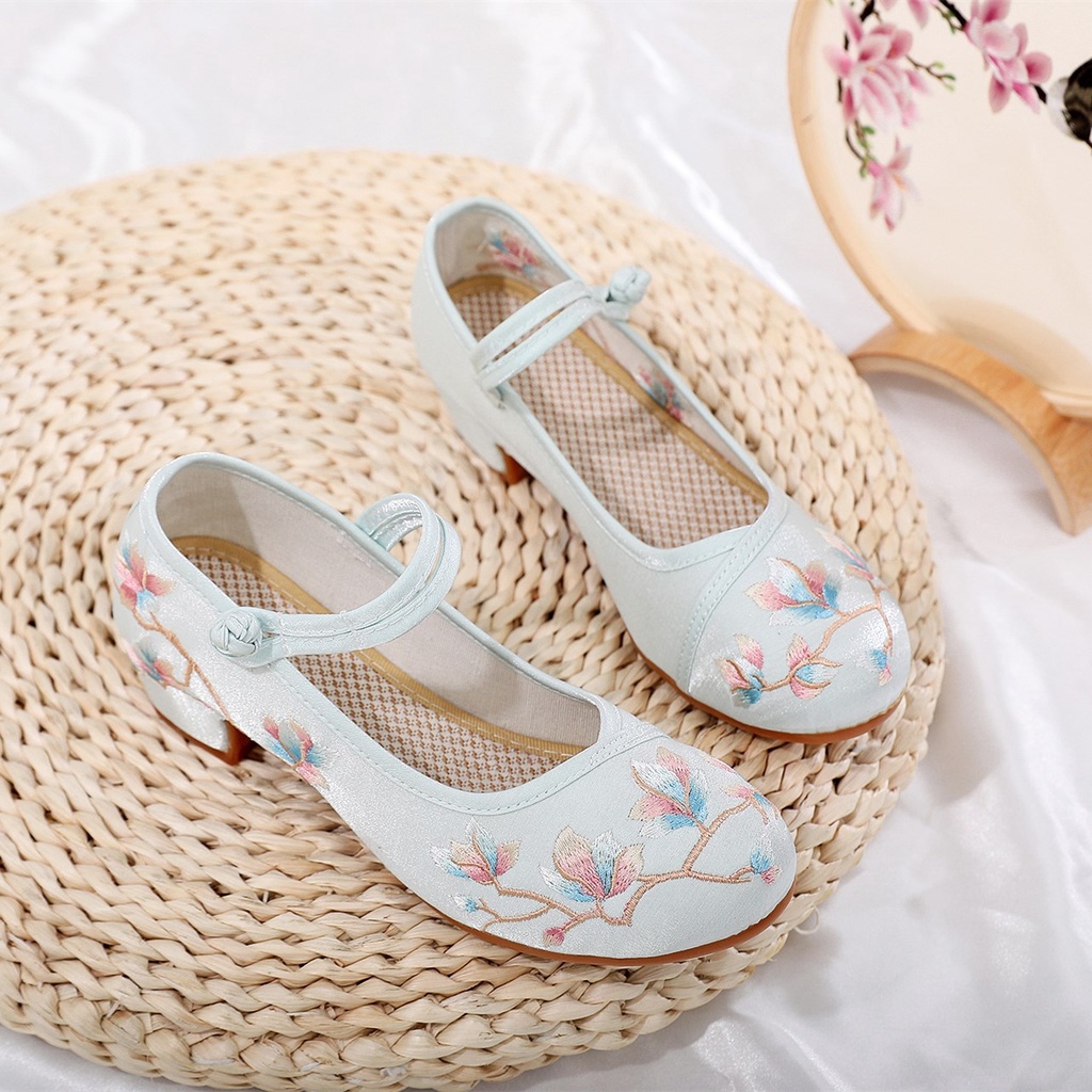 Giày Búp Bê Đế Bằng Thêu Hoa Phong Cách Retro Cho Cô Dâu