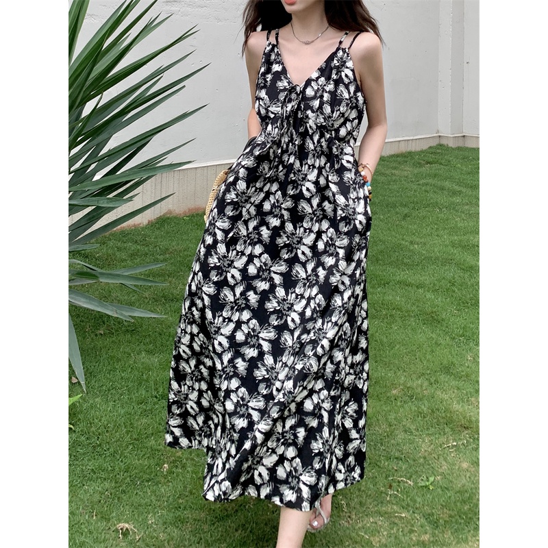 Đầm Hoa Hai Dây Cổ Chữ V Màu Đen Phong Cách Cổ Điển Thời Trang Đi Biển Mùa Hè