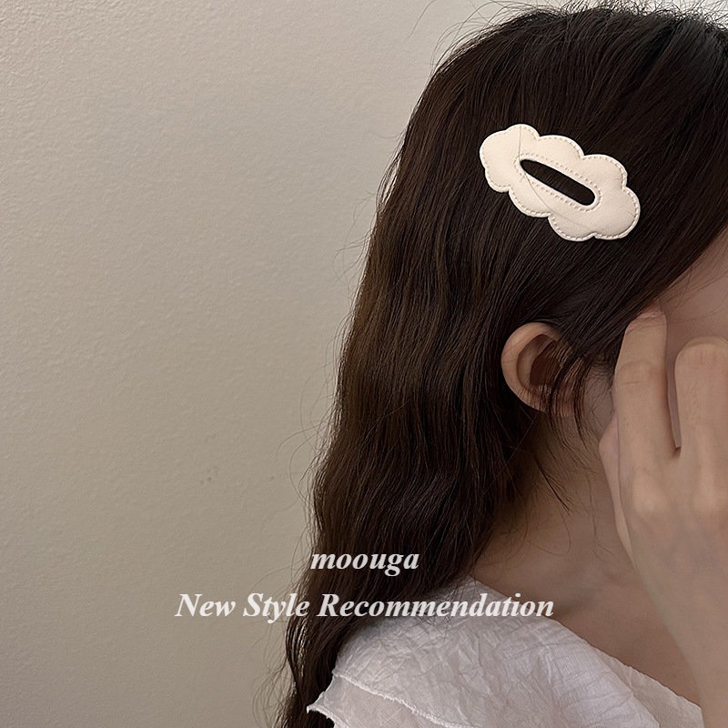 Moouga / Kẹp Tóc Mái Bằng Da Màu Trắng Đen Hình Đám Mây Gợn Sóng Lớn Nhiều Màu Ngọt Ngào Retro Cho Nữ