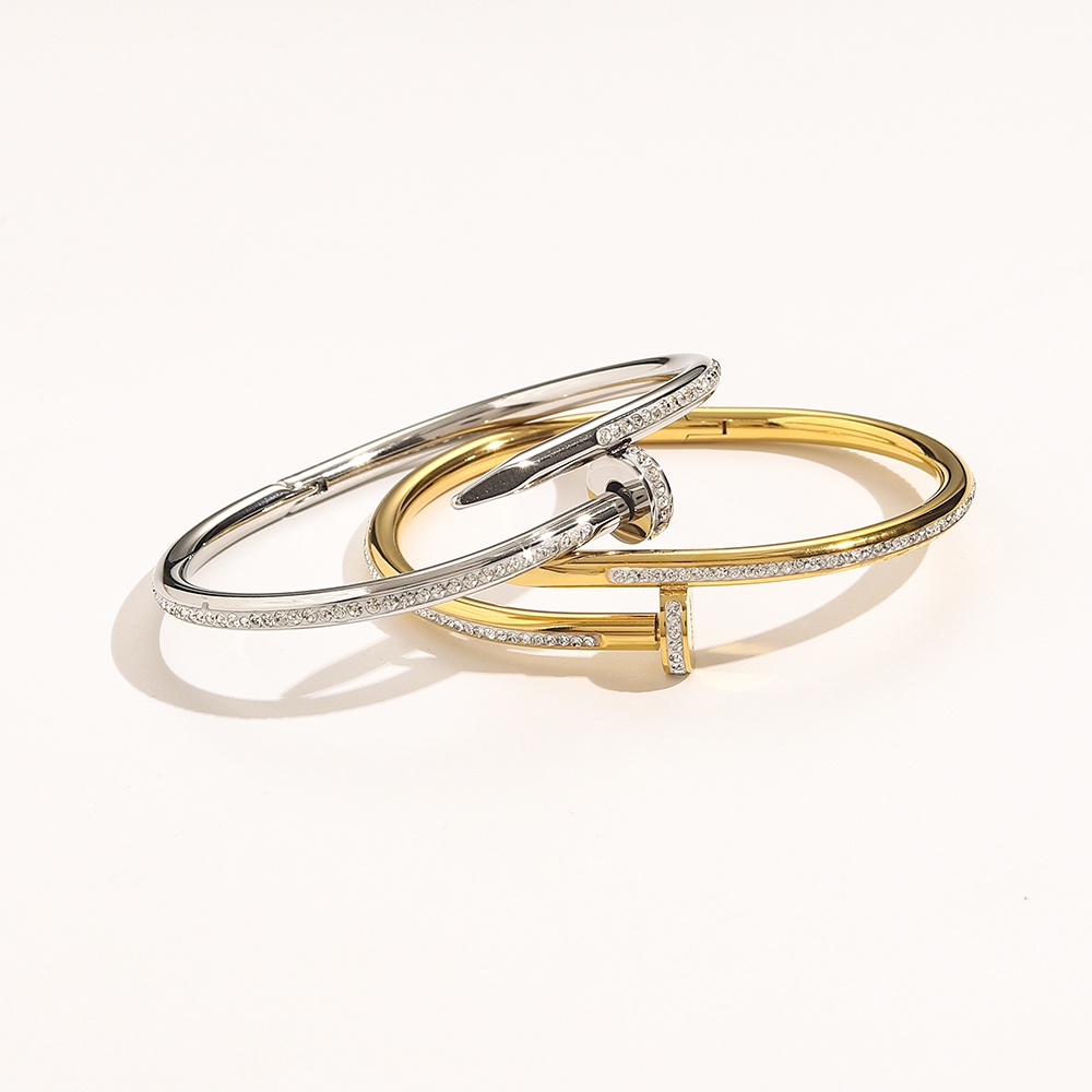 CARTIER Vòng Đeo Tay Bằng Thép Titan Họa Tiết Chữ T Rỗng