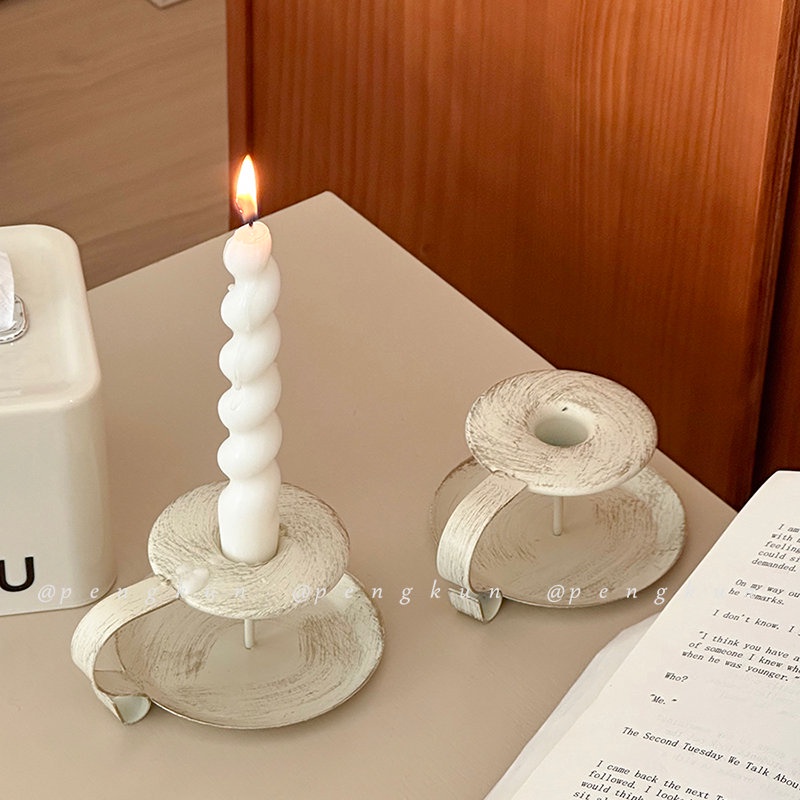 Giá Đỡ Đèn Cầy Bằng Sắt Màu Trắng Phong Cách Trung Cổ Độc Đáo Trang Trí Nhà Cửa