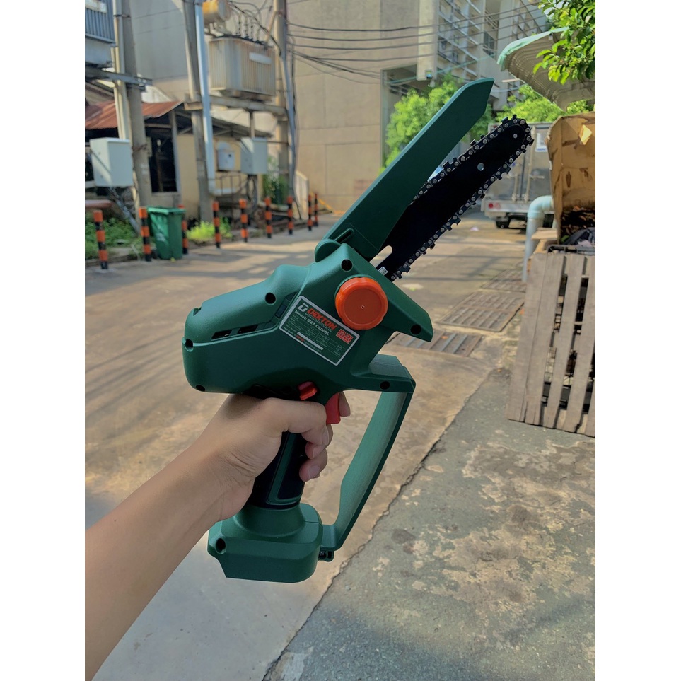 Máy cưa xích dùng pin DEKTON M21-CS06BL sử dụng chân pin thông dụng m21 GIÁ TỐT CHẤT LƯỢNG cm