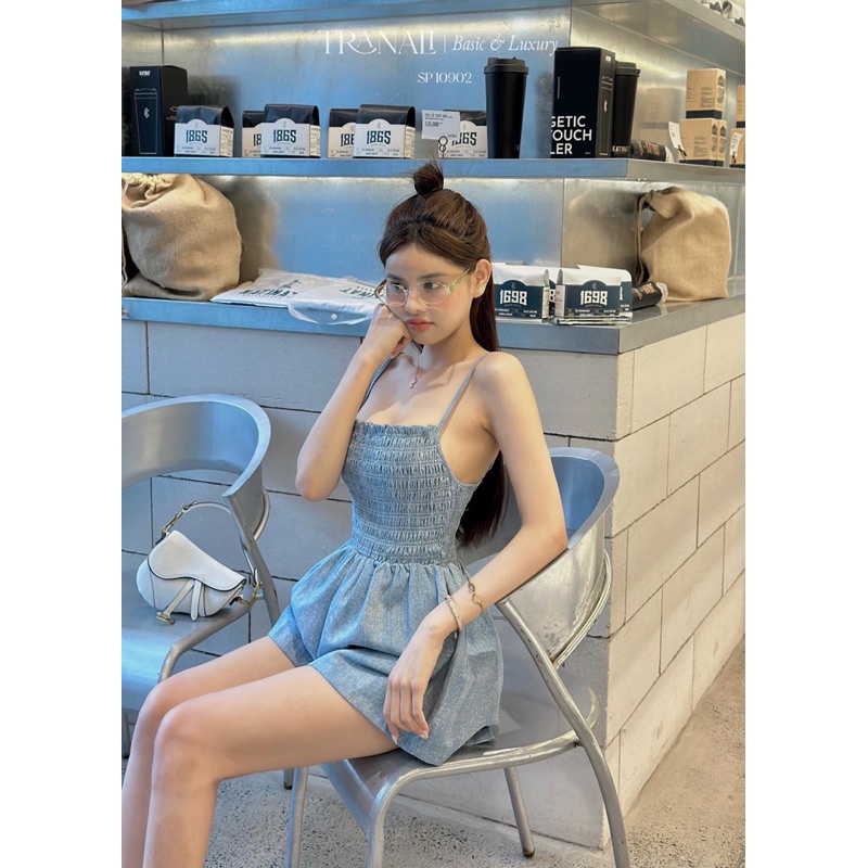 Jumpsuit bò 2 dây chun ngực chất bò giấy mềm siêu hot | BigBuy360 - bigbuy360.vn