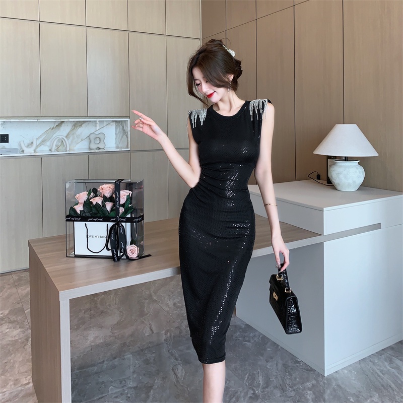 Đầm Cổ Tròn Dáng Ôm Phối Tua Rua Thời Trang Sang Trọng Cho Nữ