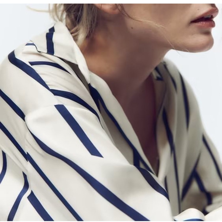 Áo Sơ Mi Zara Vải Satin Dáng Rộng Kẻ Sọc Cá Tính2068402