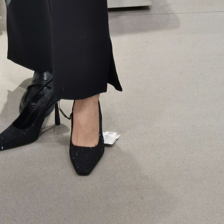 Giày Cao Gót Đính Đá Thời Trang Sang Trọng Cho Nữ