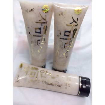 Kem tẩy tế bào chết làm trắng da Hàn quốc có hạt massage