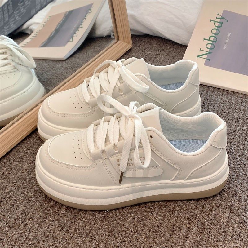 Giày thể thao nữ số 12 màu trắng đế đen AA6365