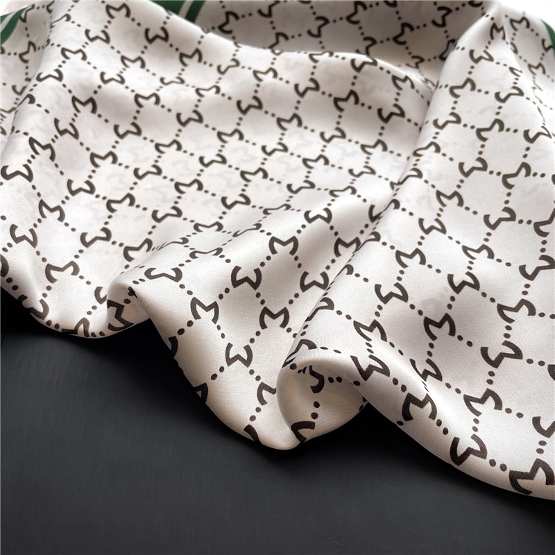 Khăn Choàng Cổ Hình Vuông 70x 70cm In Họa Tiết Hoa &amp; Chữ M Bằng Lụa Thời Trang Cho Nữ