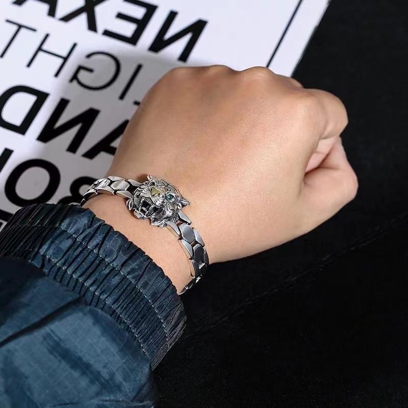 Vòng Tay Trang Sức Bằng Thép Không Gỉ Đính Đá Quý Phong Cách Hip hop Cho Nam