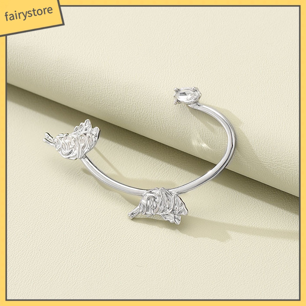 1 Khuyên Kẹp Vành Tai Hình Bướm Đính Đá Lấp Lánh Dễ Phối Đồ Thời Trang Cho Bạn Gái