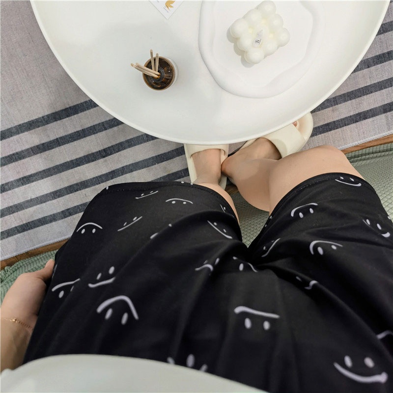 Xin LAN YA SHE Quần Short Mặc Ở Nhà Dáng Rộng Hình Mặt Cười Dễ Thương Mới Có Thể Mặc Ở Ngoài