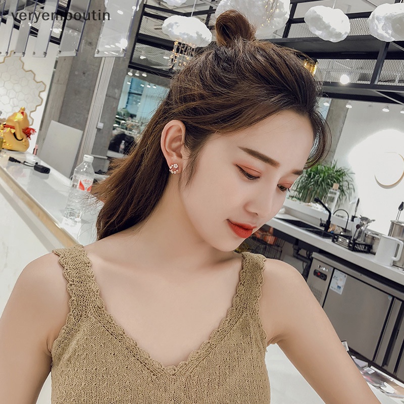 1 Đôi Bông Tai Hình Hoa Đính Đá Bằng Hợp Kim Phong Cách Hàn Quốc Dành Cho Nữ