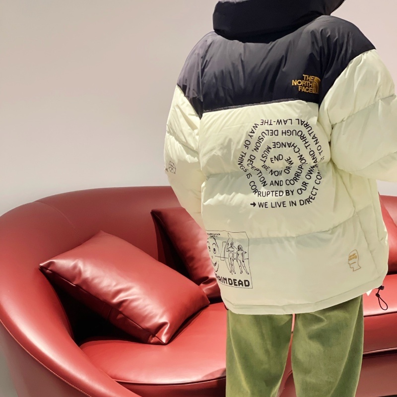 THE NORTH FACE Áo Khoác Cổ Đứng The North Facexrain Dead100% Chính Hãng TNF Co-Brand In Họa Tiết Graffiti Cổ Điển Giữ Ấm Cho Nam Và Nữ