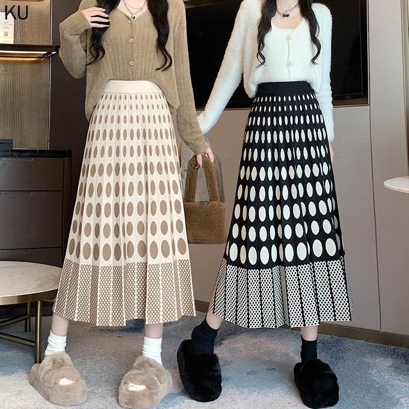 Real shot 2023 autumn winter new style mid-length thun eo dệt kim váy xếp ly phụ nữ dài mỏng hơn nhìn chấm bi váy len dệt kim váy len a-line trượt tuyết