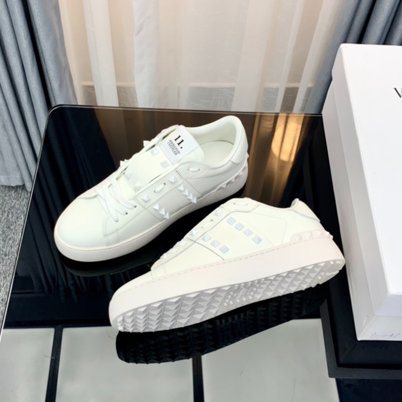 Valentino Giày Thể Thao Da Bò Đế Bằng Thắt Dây Đính Đinh Tán Thời Trang Cao Cấp