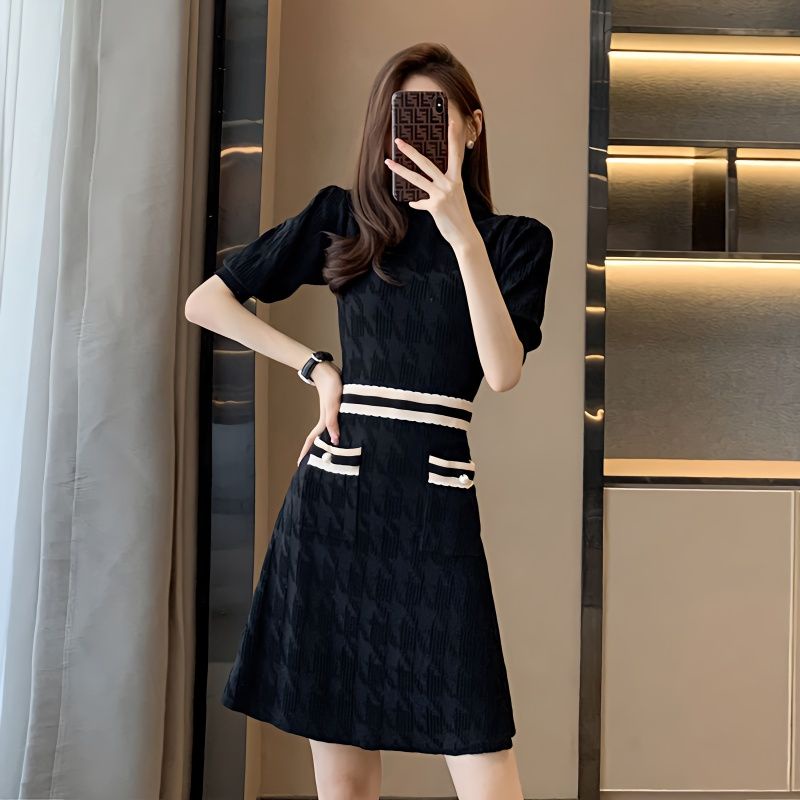 Đầm Chữ A Tay Ngắn Cổ Cao Màu Đen Thời Trang Mùa Xuân Cho Nữ