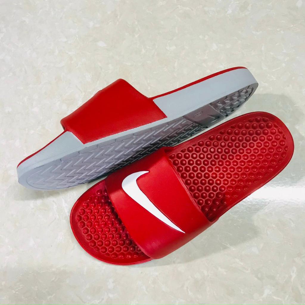 Dép đúc nguyên khối logo Nike siêu nhẹ siêu bền trống nước đi được vài năm hàng mới 100% full box bill