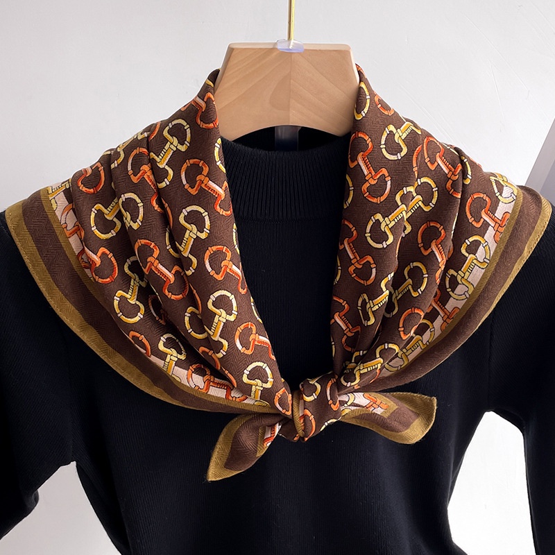 Khăn Choàng Hai Mặt Hình Vuông Bằng Nhung Kích Thước 65 X 65Cm Màu Sắc