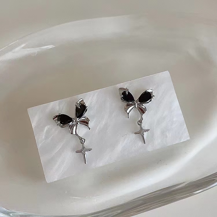 Khuyên Tai Tua Rua Hình Bướm Đen Cá Tính Quyến Rũ Dành Cho Nữ