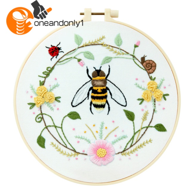 Bộ Tranh Thêu Chữ Thập Tự Làm Hình Chú Ong Và Hoa Dễ Thương