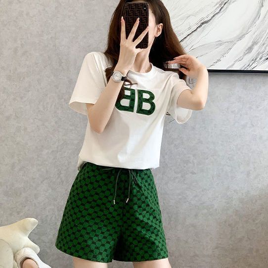 Bộ Áo Thun Ngắn Tay Thêu Chữ + Quần Short Ôm Dáng Thời Trang Cho Nữ