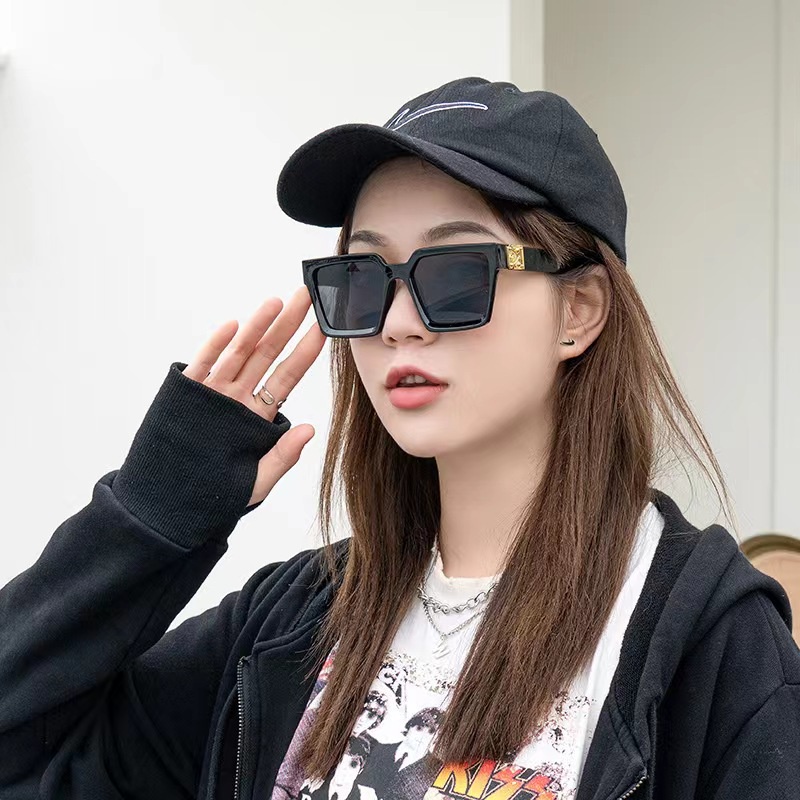 Kính Mát Gọng Vuông Lớn Phong Cách Âu Mỹ Mới