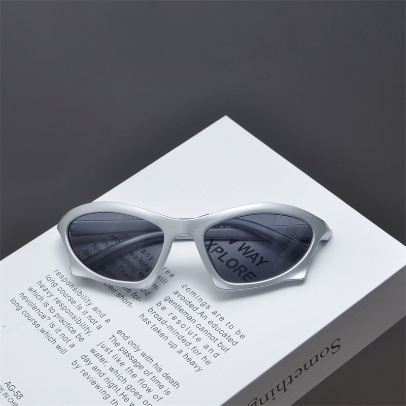 Kính Mát Phong Cách Punk Âu Mỹ Cổ Điển Cá Tính Dùng Làm Đạo Cụ Chụp Ảnh Đường Phố Cho Nam Và Nữ