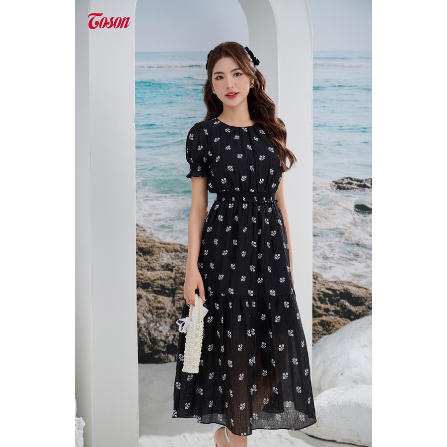 Đầm tơ đen dáng xòe, thêu hoa trắng 43054B33 Toson