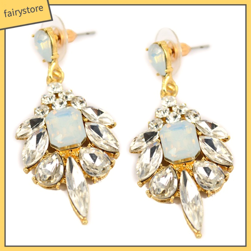 Bông Tai Hình Hoa Đính Kim Cương Giả Tinh Tế Cho Nữ