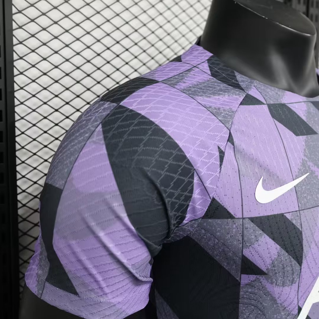 Áo Thun Bóng Đá Tay Ngắn Màu Tím Liverpool 2324