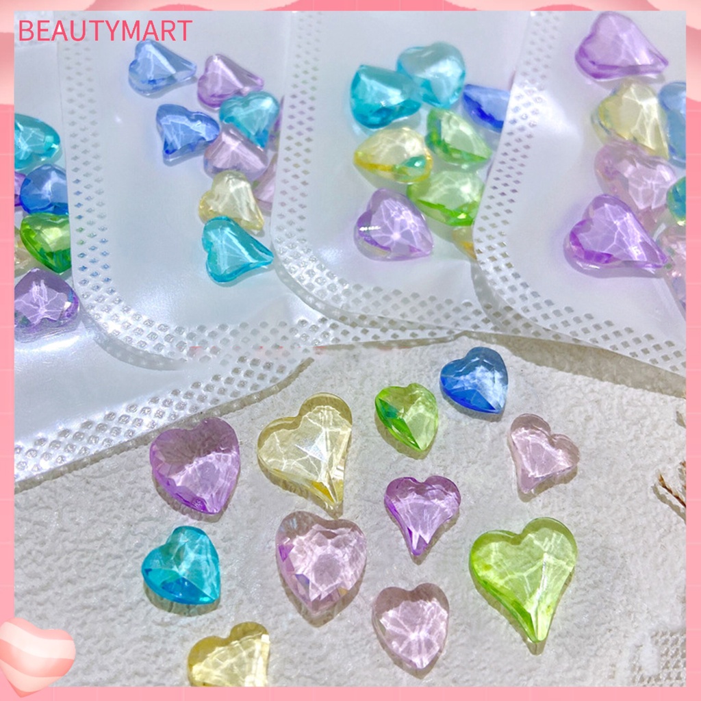 Set 10 Phụ Kiện Trang Trí Móng Tay 3D Trong Suốt Đính Đá Trái Tim Xinh Xắn