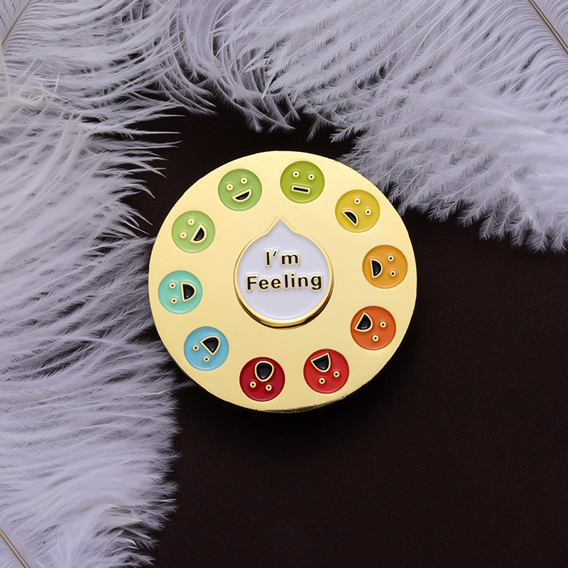 Ghim Cài Áo Tráng Men Cứng In Chữ I 'Am Feel