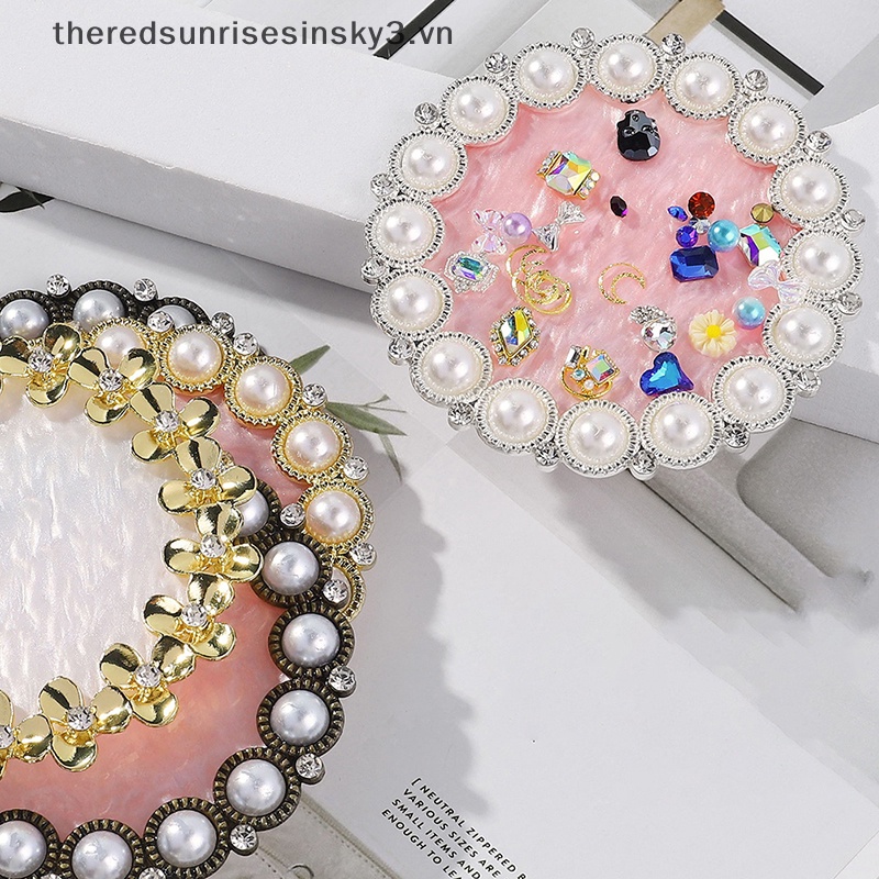 Khung Trưng Bày Móng Tay Giả Ngọc Trai Thời Trang